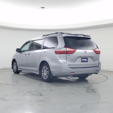 2018 Toyota Sienna XLE