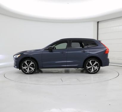 2023 Volvo XC60 B5 Ultimate Dark Theme
