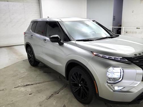 2023 Mitsubishi Outlander SE Black Edition 2WD
