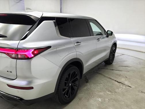 2023 Mitsubishi Outlander SE Black Edition 2WD