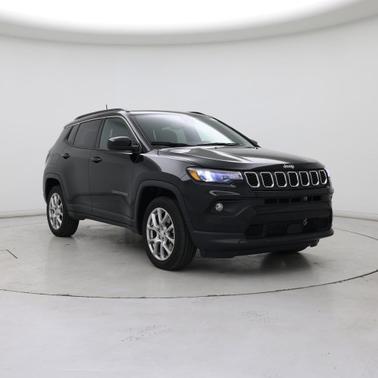 Diamond Black Crystal Pearlcoat 2024 Jeep Compass Latitude Lux