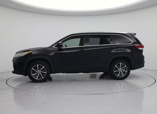 Midnight Black Metallic 2018 Toyota Highlander XLE