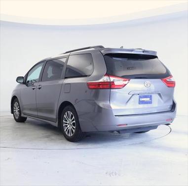 2020 Toyota Sienna XLE
