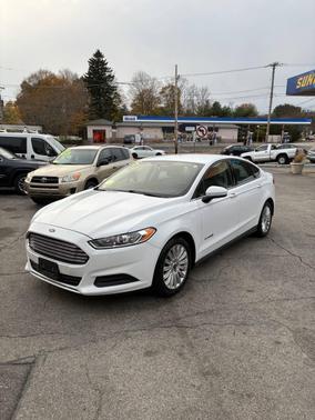 2015 Ford Fusion Hybrid S