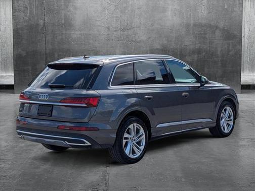 2023 Audi Q7 55 Premium Plus