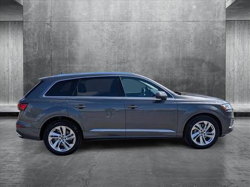 2023 Audi Q7 55 Premium Plus