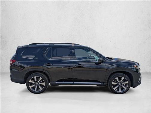 Crystal Black Pearl 2025 Honda Pilot Elite