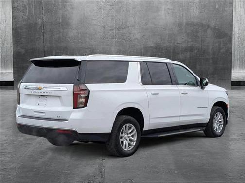 2023 Chevrolet Suburban LT