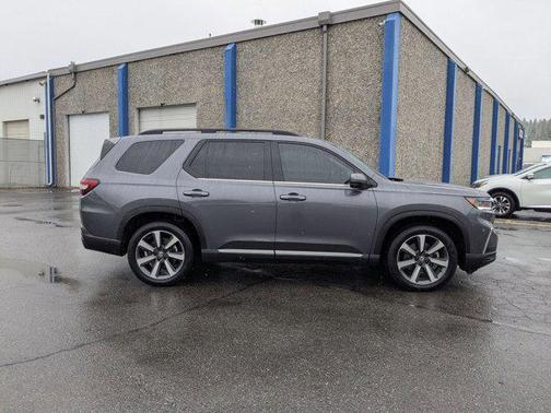 2025 Honda Pilot Touring 8-Passenger