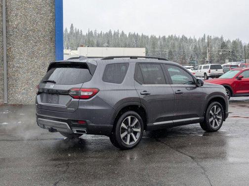 2025 Honda Pilot Touring 8-Passenger