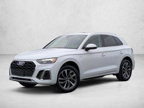 Glacier White Metallic 2023 Audi Q5 45 S line Premium Plus