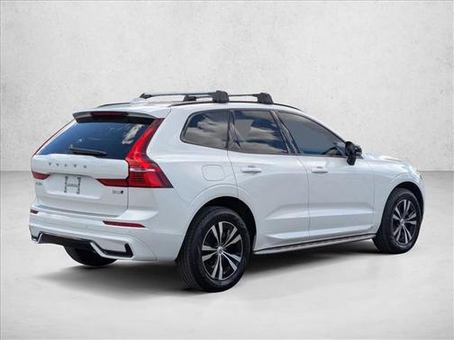 2024 Volvo XC60 B5 Core Dark Theme