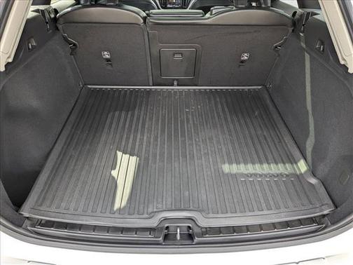 2024 Volvo XC60 B5 Core Dark Theme