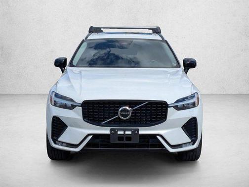Crystal White Metallic 2024 Volvo XC60 B5 Core Dark Theme