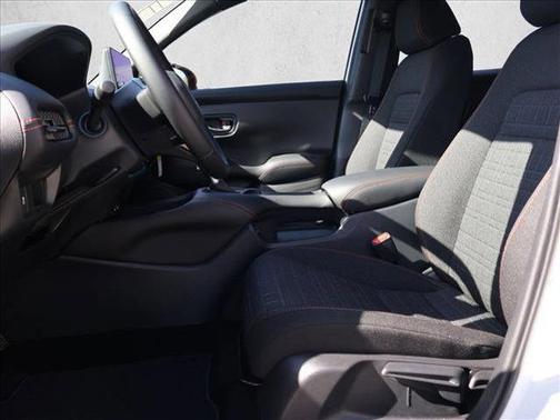 Platinum White Pearl 2026 Honda HR-V AWD Sport