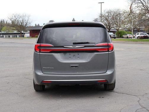 Ceramic Gray Clearcoat 2022 Chrysler Pacifica Touring L
