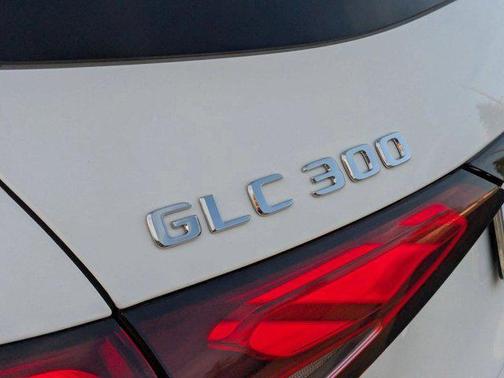 White 2025 Mercedes-Benz GLC 300 4MATIC