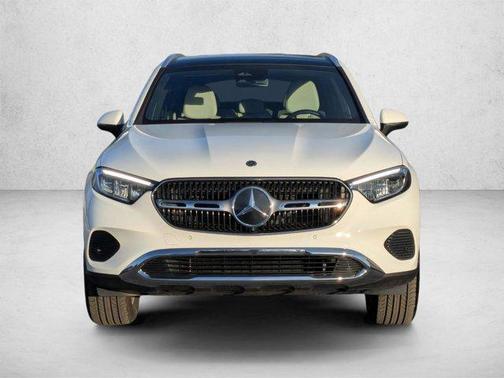 White 2025 Mercedes-Benz GLC 300 4MATIC