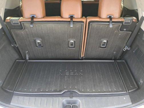 Scarlet Ember Tintcoat/Super Black 2022 Nissan Pathfinder Platinum 4WD