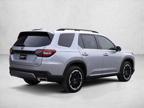 Solar Silver Metallic 2026 Honda Pilot Touring 8-Passenger