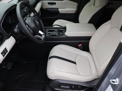 Solar Silver Metallic 2026 Honda Pilot Touring 8-Passenger