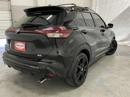 2021 Nissan Kicks SR