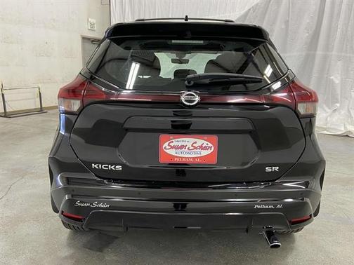 2021 Nissan Kicks SR