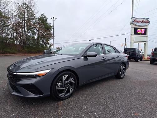 2025 Hyundai ELANTRA SEL