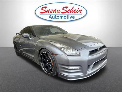 Gun Metallic 2014 Nissan GT-R Premium