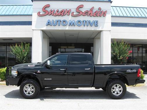 2019 RAM 2500 Laramie Crew Cab 4x4 6'4' Box