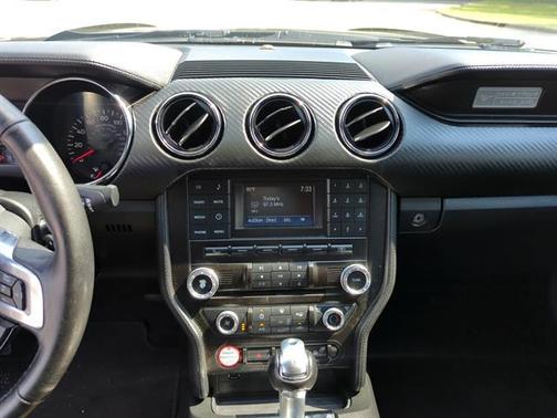 2016 Ford Mustang V6