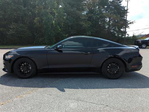 2016 Ford Mustang V6