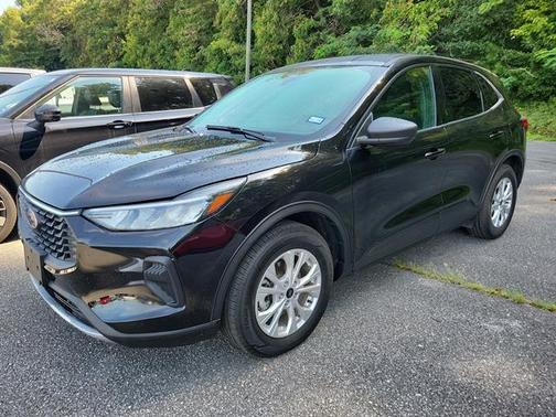 Agate Black Metallic 2025 Ford Escape Active