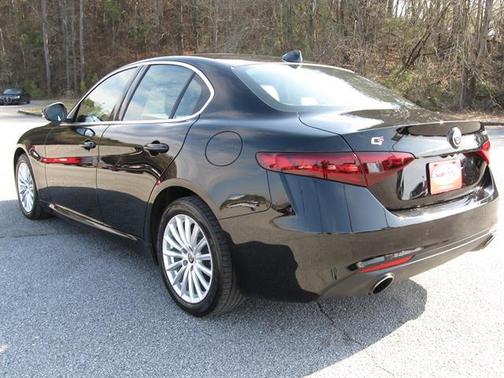 2021 Alfa Romeo Giulia Base