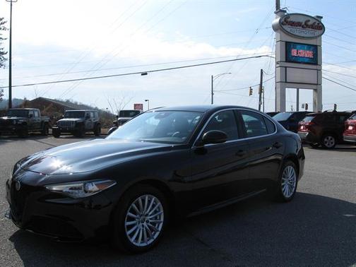 2021 Alfa Romeo Giulia Base