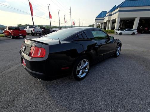 2011 Ford Mustang V6