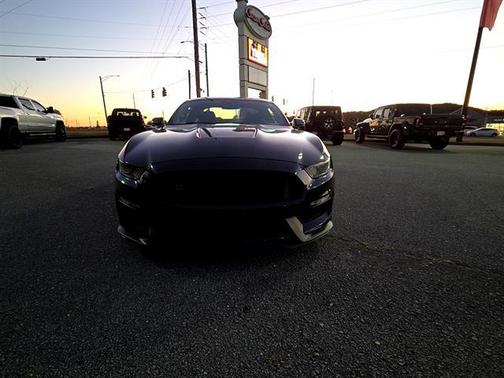 2017 Ford Shelby GT350 Base