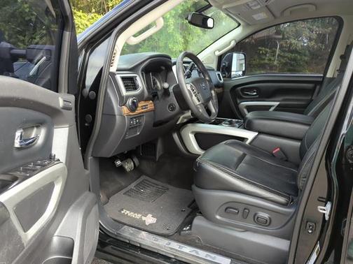 2017 Nissan Titan XD SL