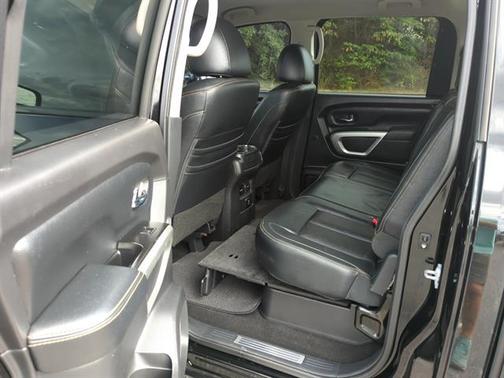 2017 Nissan Titan XD SL