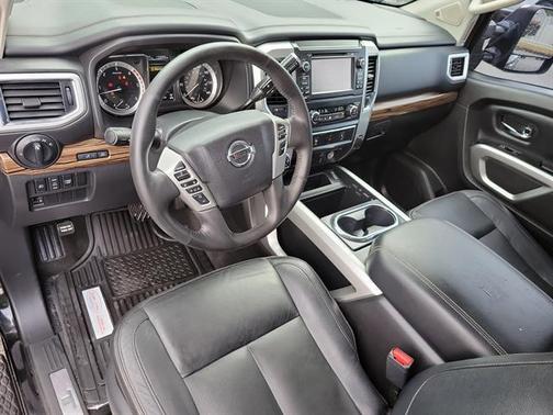 2017 Nissan Titan XD SL