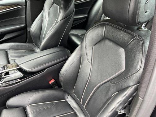 2019 BMW 540 540i