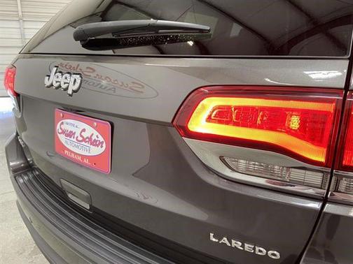 2020 Jeep Grand Cherokee Laredo