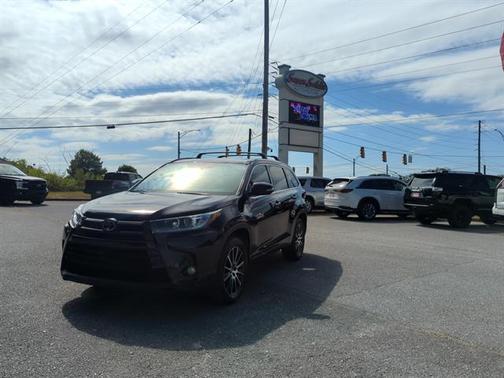 2017 Toyota Highlander SE