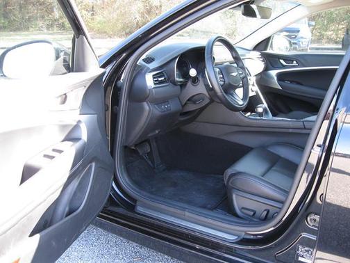 2025 Genesis G70 2.5T RWD