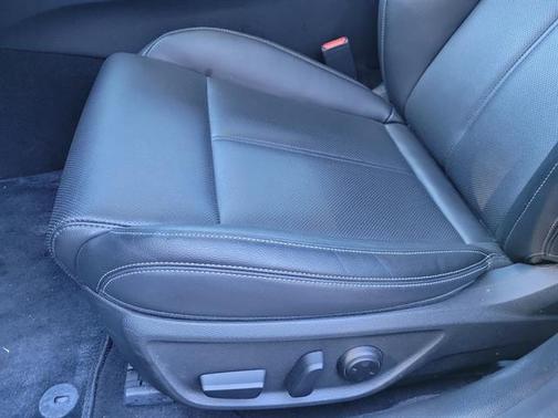 2025 Genesis G70 2.5T RWD