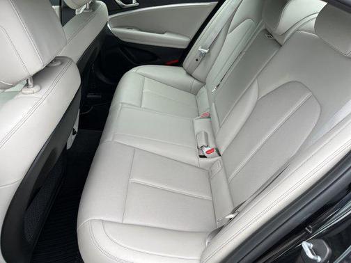 2023 Genesis G70 2.0T AWD