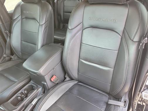 Black Clearcoat 2020 Jeep Gladiator Overland