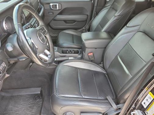 Black Clearcoat 2020 Jeep Gladiator Overland
