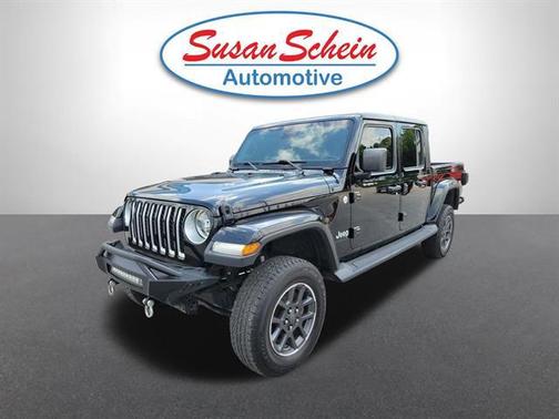 Black Clearcoat 2020 Jeep Gladiator Overland