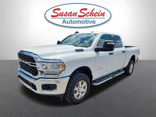 Bright White Clearcoat 2024 RAM 2500 Big Horn Crew Cab 4x4 6'4' Box